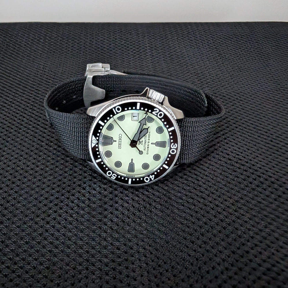 Custom Seiko SKX 37mm Watch Full Lume Dial